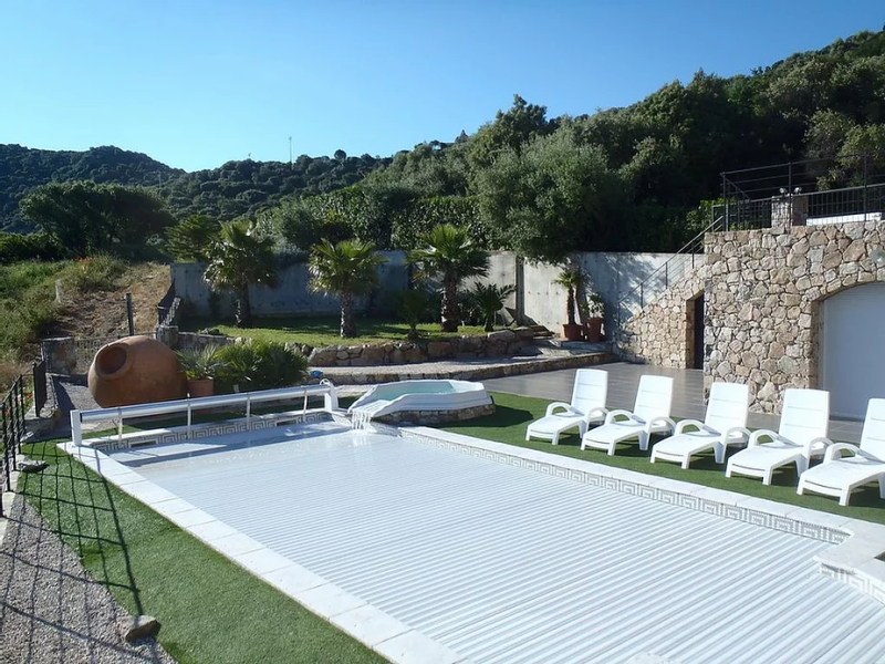 95408d_9d15fc78b54f41b89f2a7a479640f439_mv2